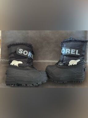 Black sorel Ski/Snow Boots size 6 toddler
